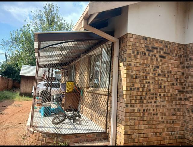 3 BEDROOM HOUSE FOR SALE IN FLORA PARK
